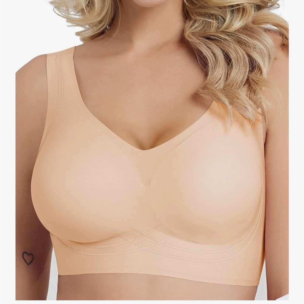 NIB Falorda Seamless Wireless White Bra M